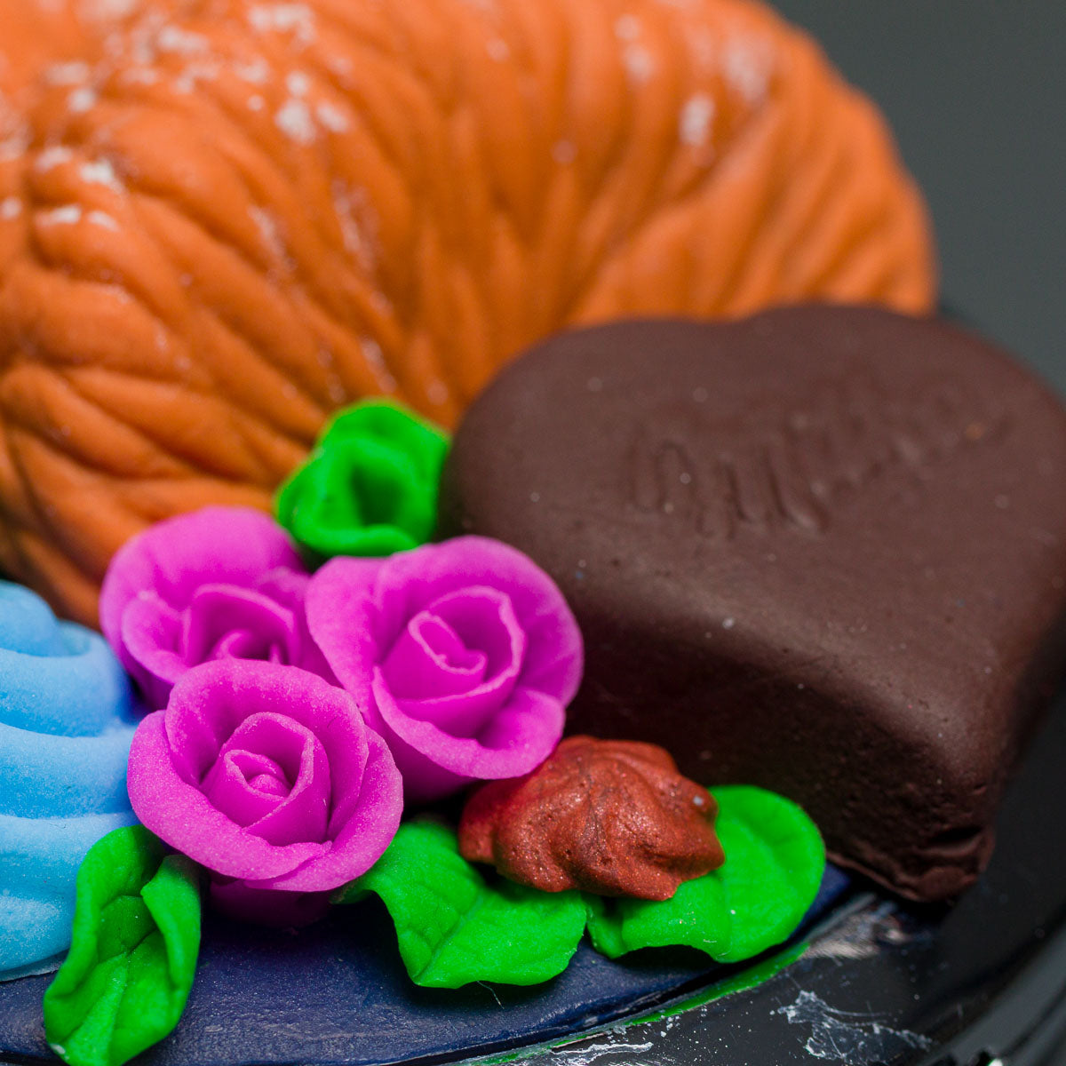 Джобно огледало с декорация от полимерна глина