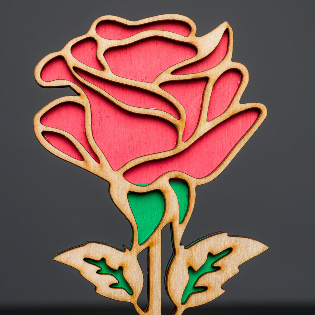 Роза на стойка "Честит празник Мамо"